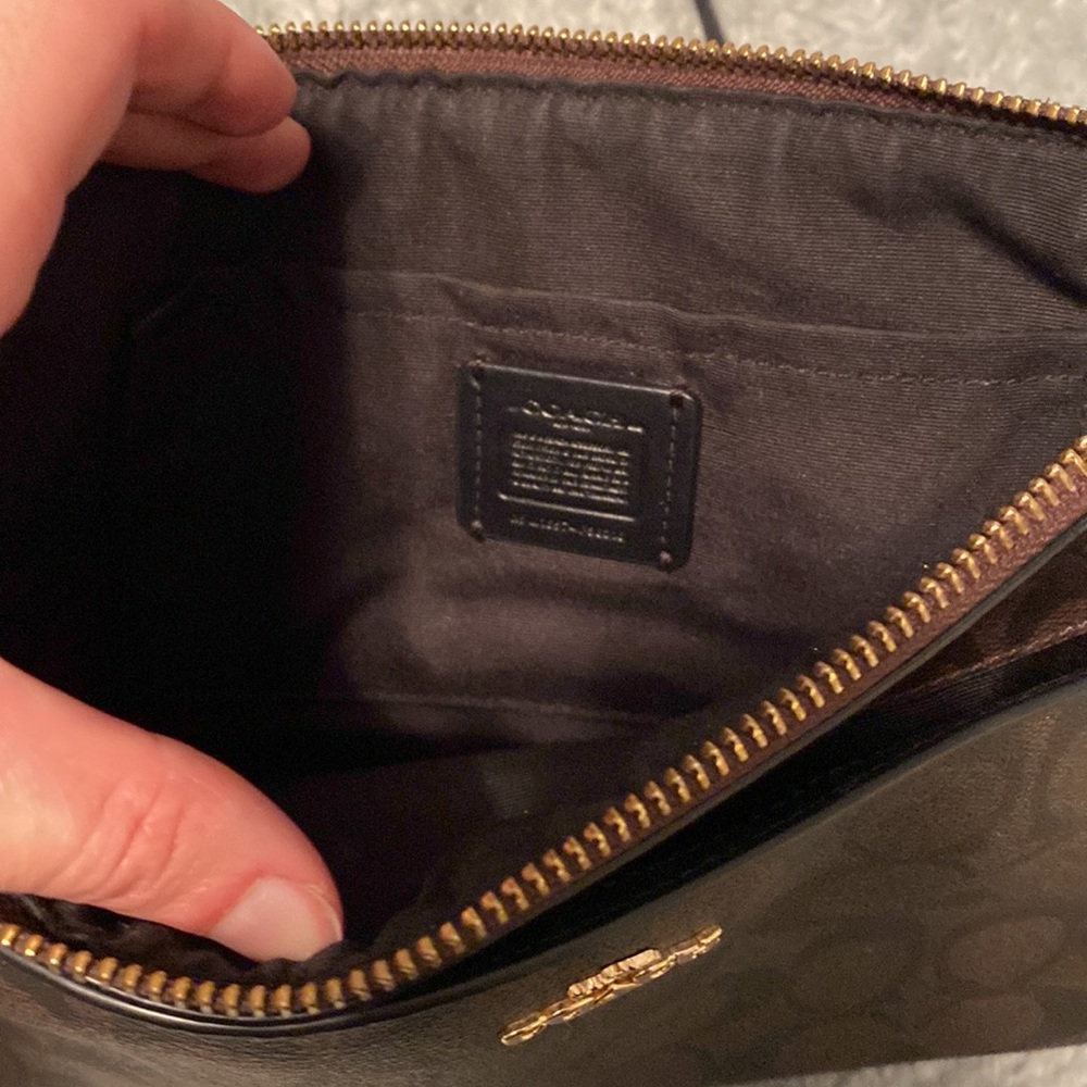 Coach Bag - Picture 2 of 4